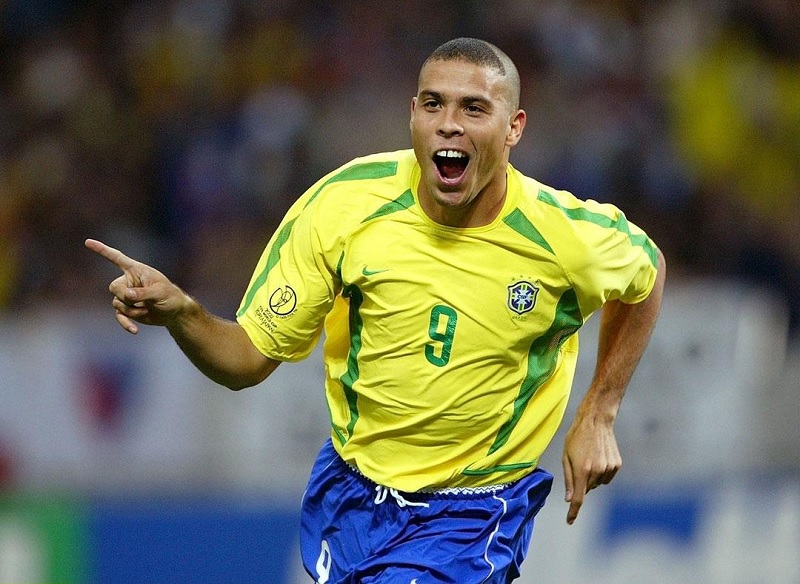 top-10-cau-thu-bong-da-giau-nhat-the-gioi-ronaldo-de-lima